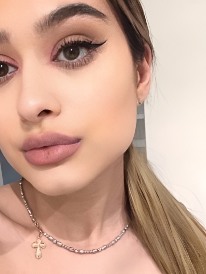 Марина привлекательная девушка из Балаково цена от 10000 руб