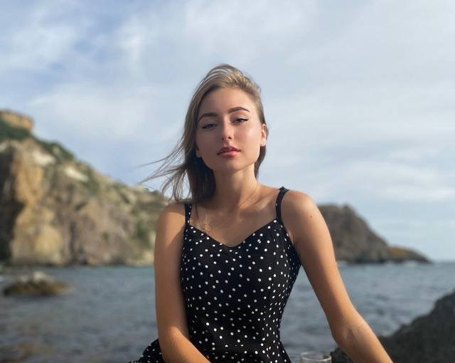 Людмила привлекательная девушка из Балаково цена от 3000 руб