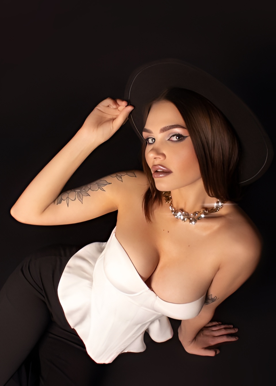 Яна привлекательная девушка из Балаково цена от 6000 руб